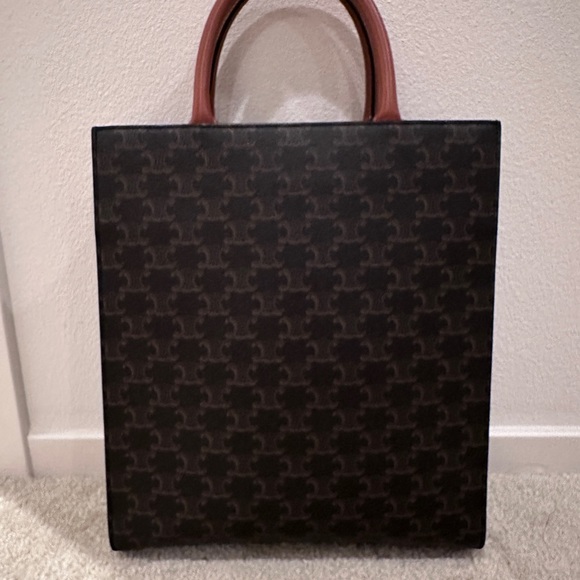 SMALL CABAS VERTICAL IN TRIOMPHE CANVAS AND CALFSKIN - Picture 2 of 10